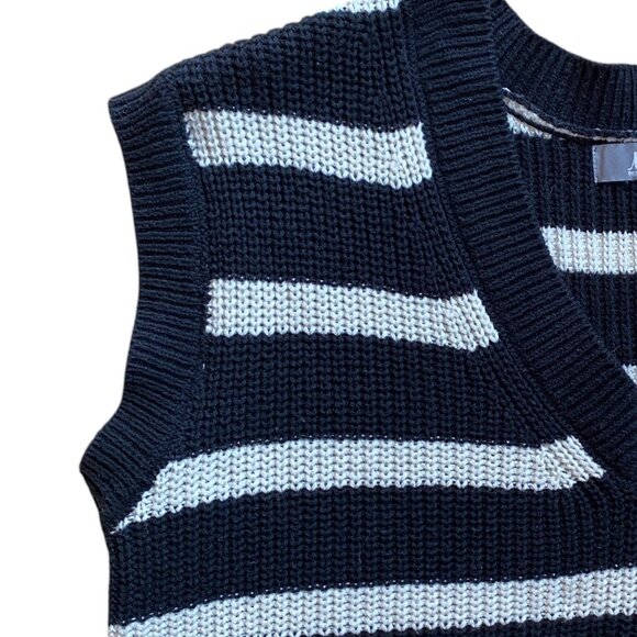 Marled Striped Sweater Vest Top Sz S Black Dark Academia Preppy Old Money Coast - Picture 3 of 11
